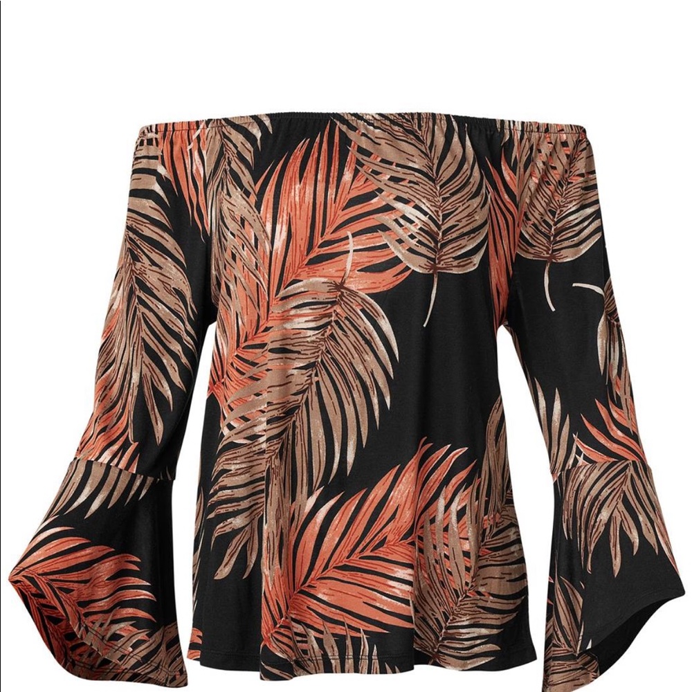 Sexy off shoulder top. Size small women’s